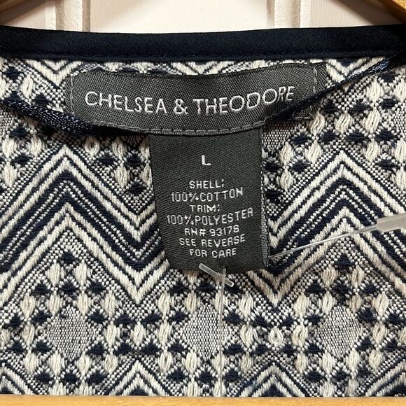 Chelsea & Theodore cropped quarter sleeve blazer - Picture 2 of 5